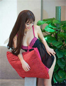 《极度诱惑之街头湿女》