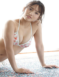 《美女好紧好大好爽12p》